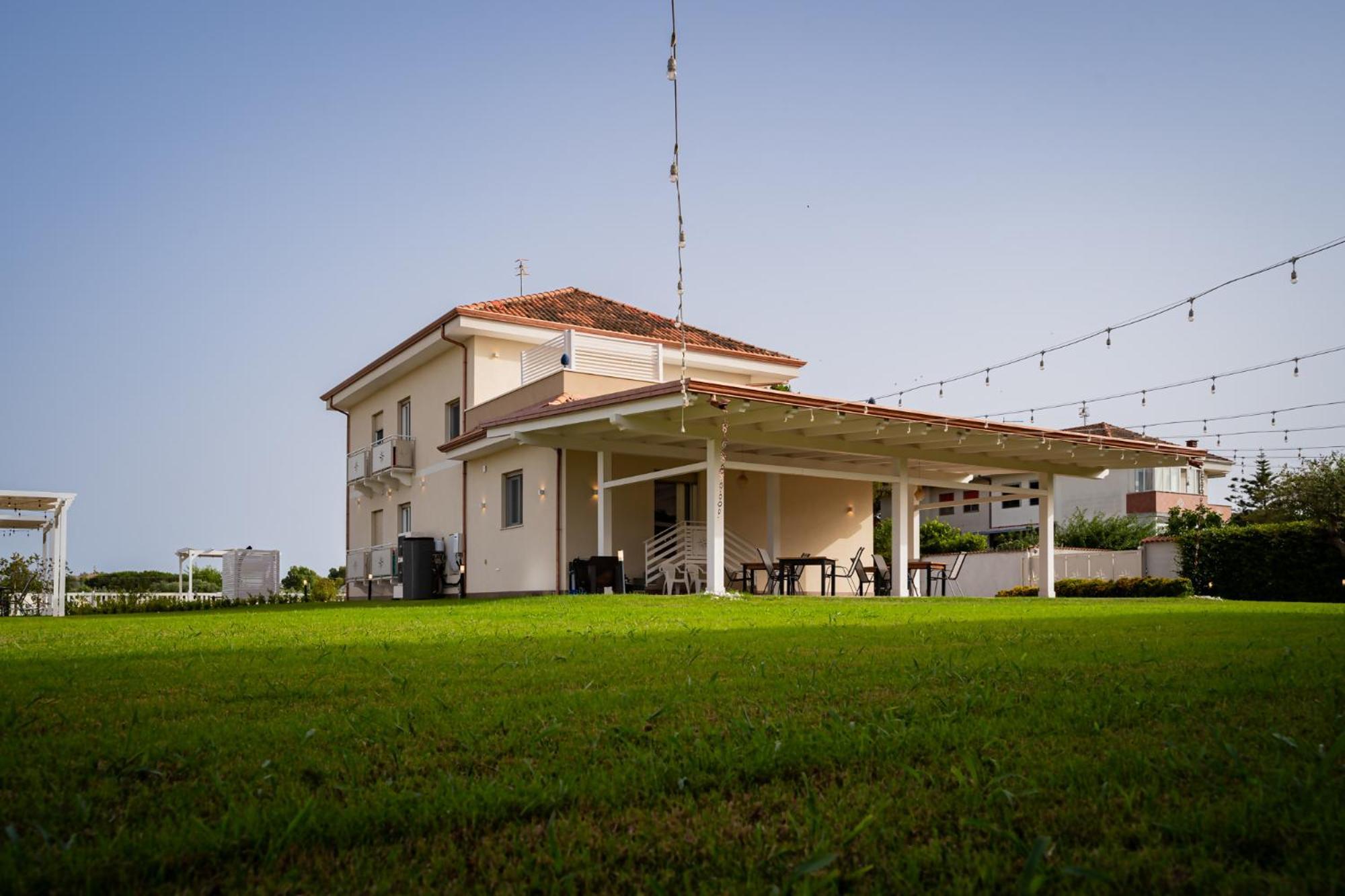 Villa Zefiro Suites & Events Battipaglia Exterior photo